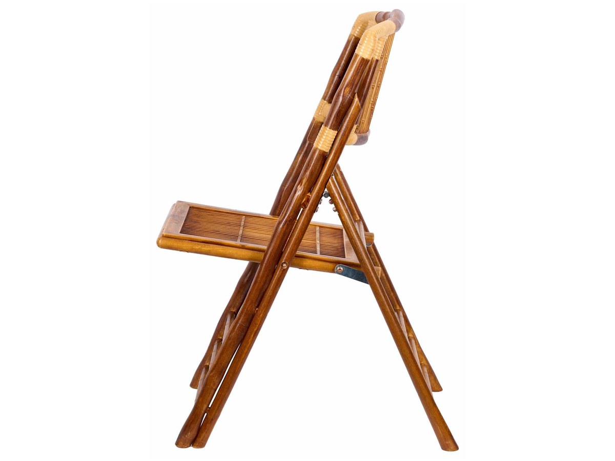 Another angle on the same chair. A version supplied with a carry bag for transport is also offered.